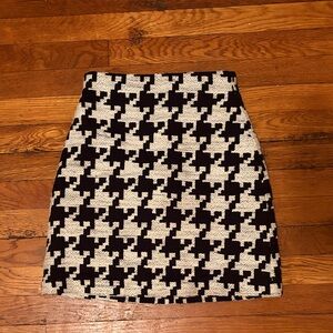 H&M Black and White Houndstooth Pencil Skirt